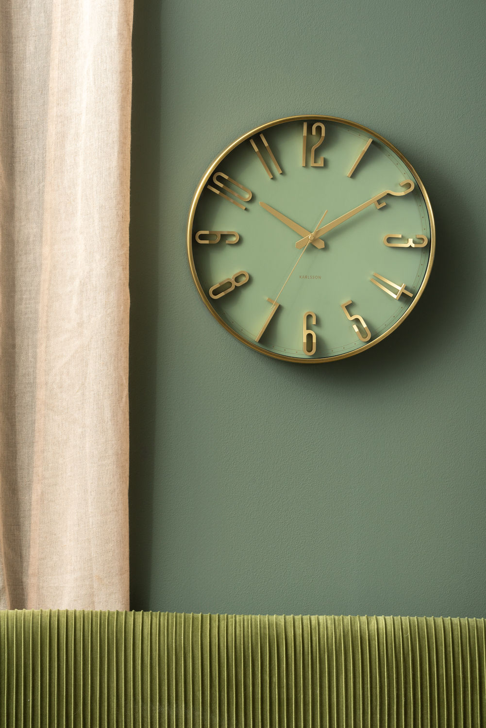 Karlsson Wall clock Elevated Glam metallic jungle green