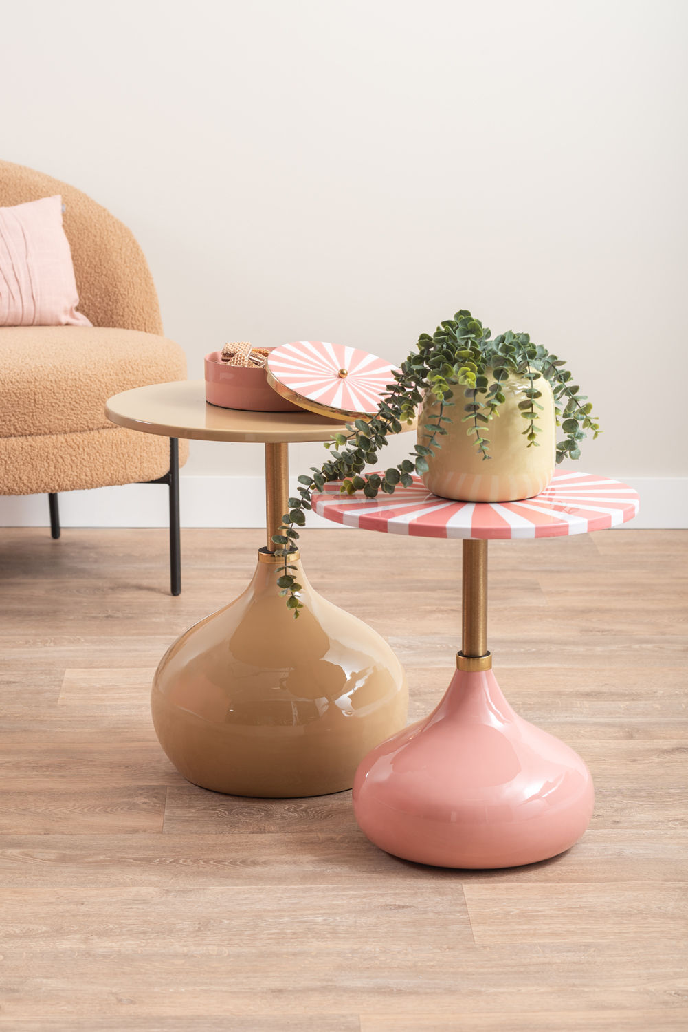 Leitmotiv Side table Candy Swirl enamel flamingo pink & white