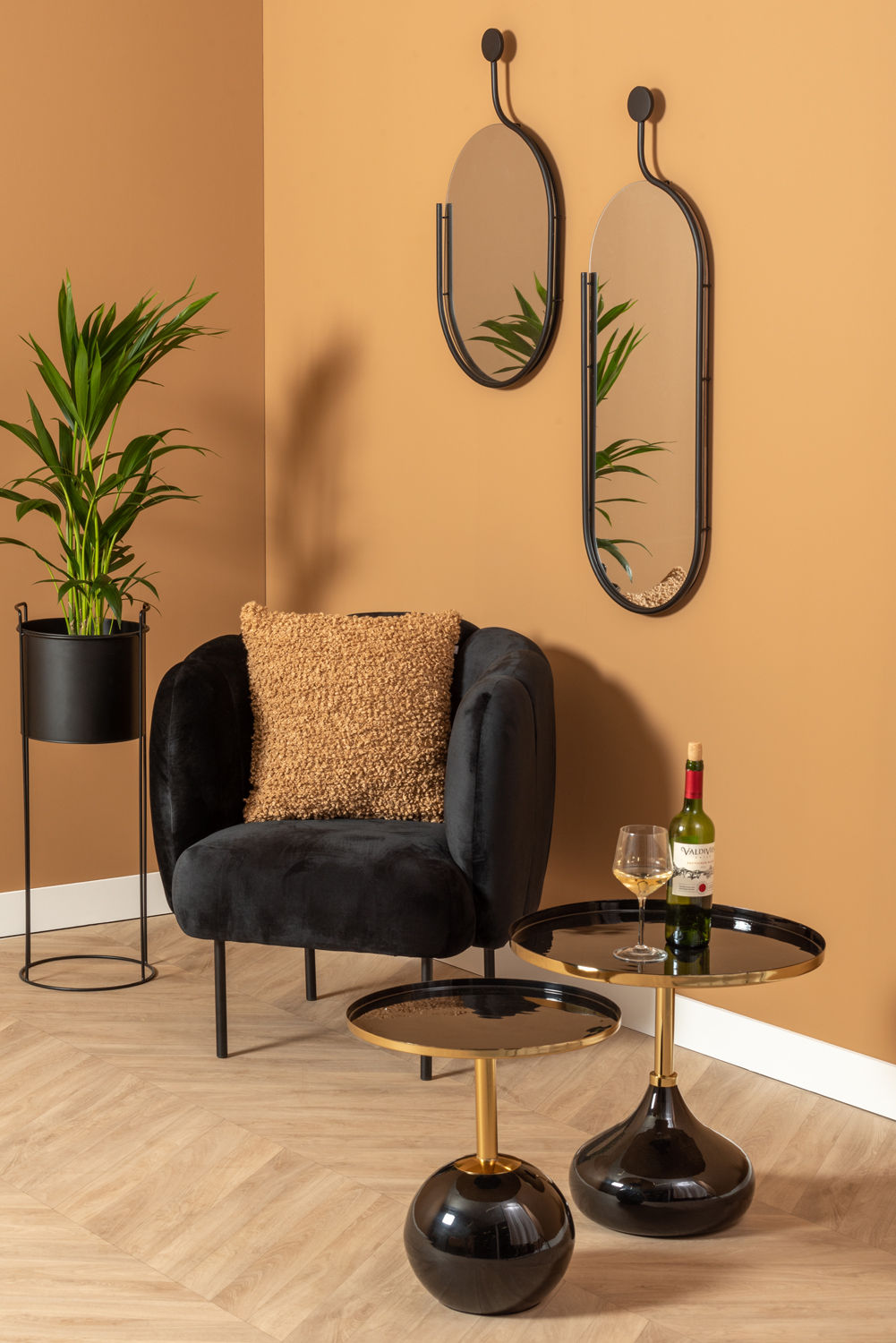 Leitmotiv Side table Mila iron enamel large black