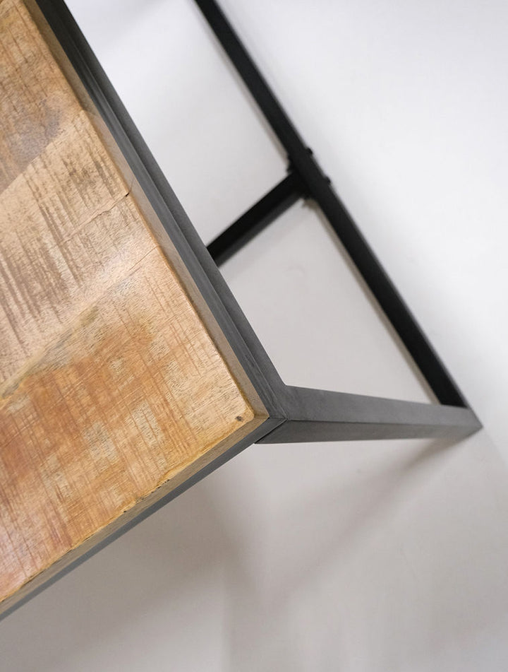 Trademark Living Ronaldo spisebord med sort stel