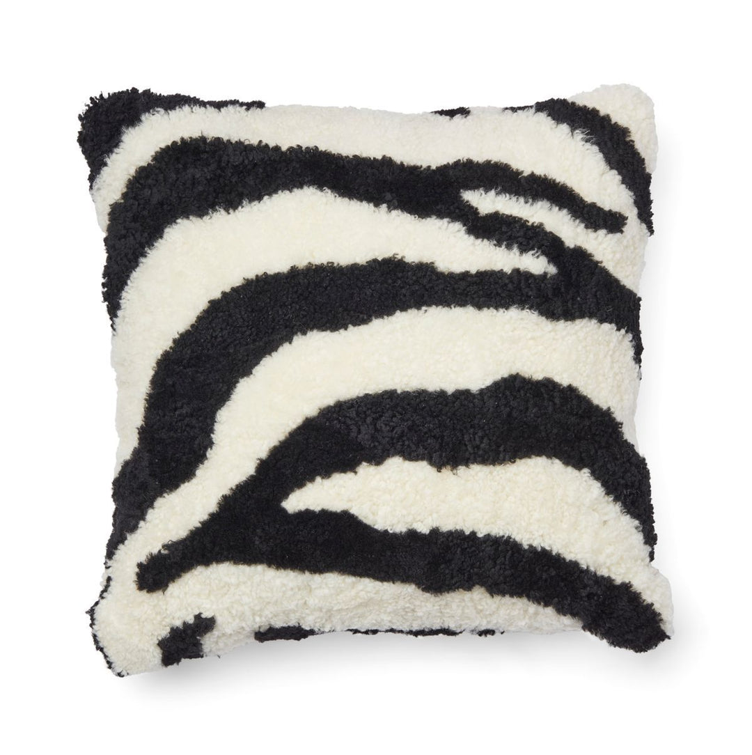 NATURES COLLECTION Zebra Pattern Pude | New Zealand | Korthåret | Dobbeltsidet | 60x60 cm