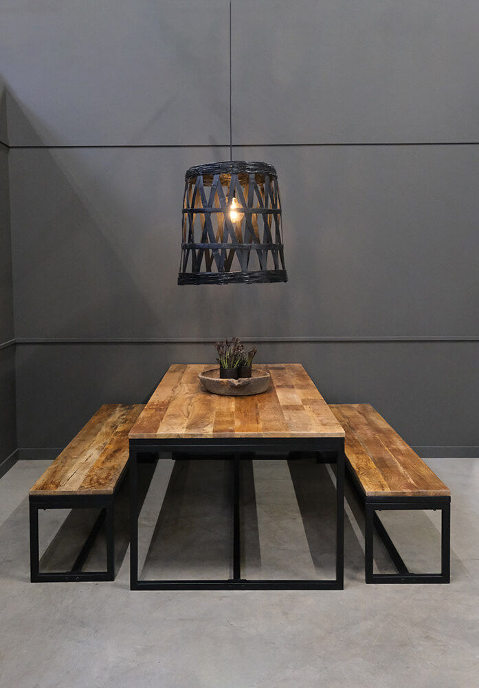 Trademark Living Ronaldo spisebord med sort stel