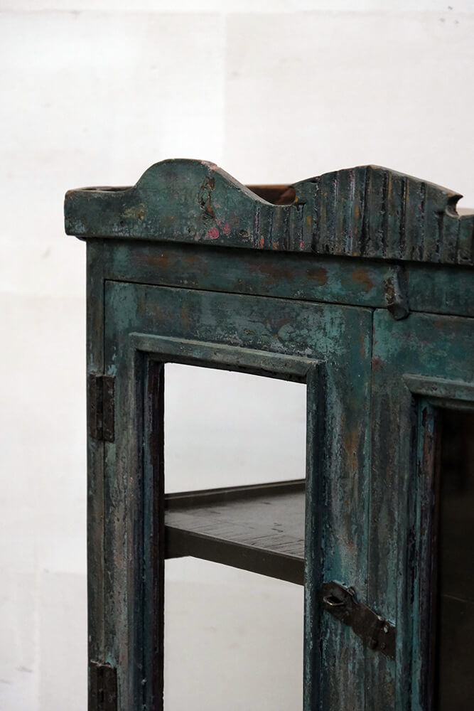 Trademark Living Vitrineskab med forrygende patina