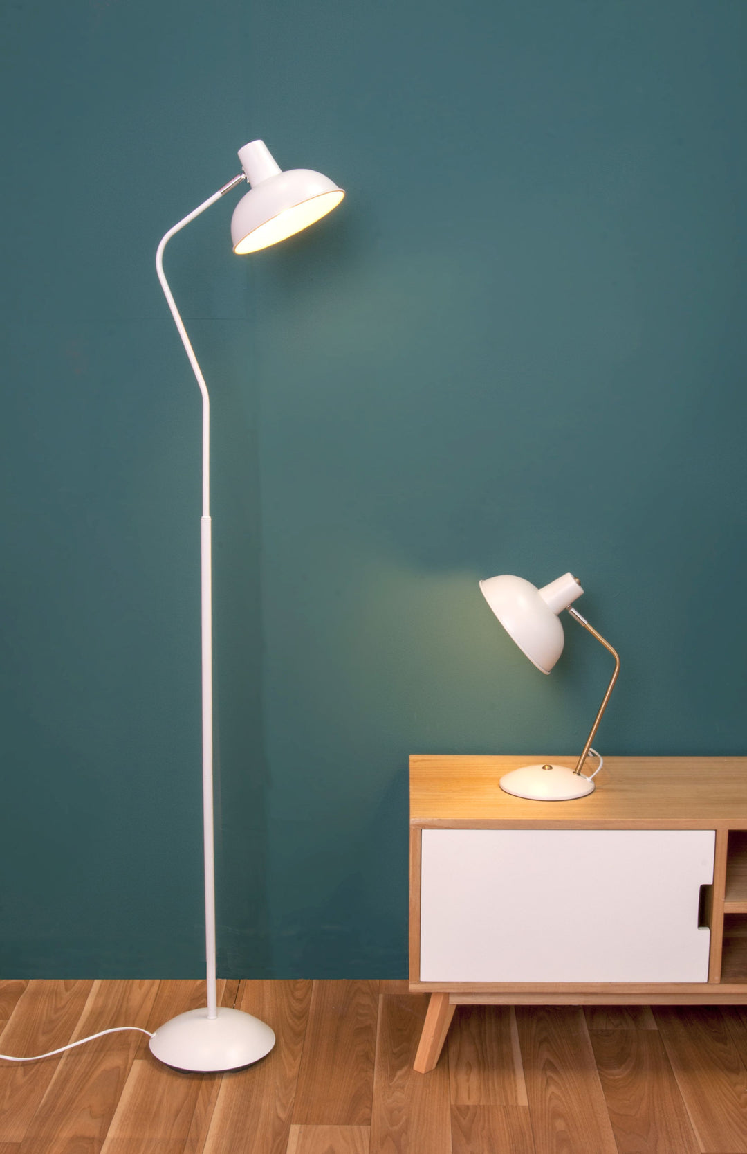 Leitmotiv Bordlampe Hood - Hvid