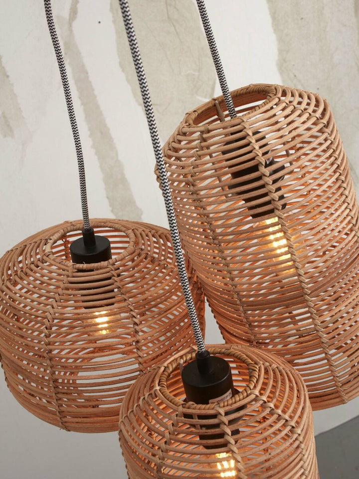 Good & Mojo Hængelampe Tanami rattan/3-skærme 18xh.25cm + 18xh.35cm + 25xh.20cm ass.. nat.