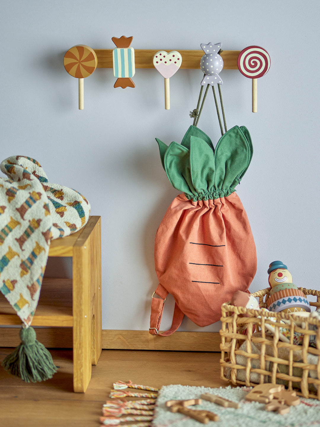 Bloomingville MINI Rudy Knagerække, Brun, FSC® 100% , Pine