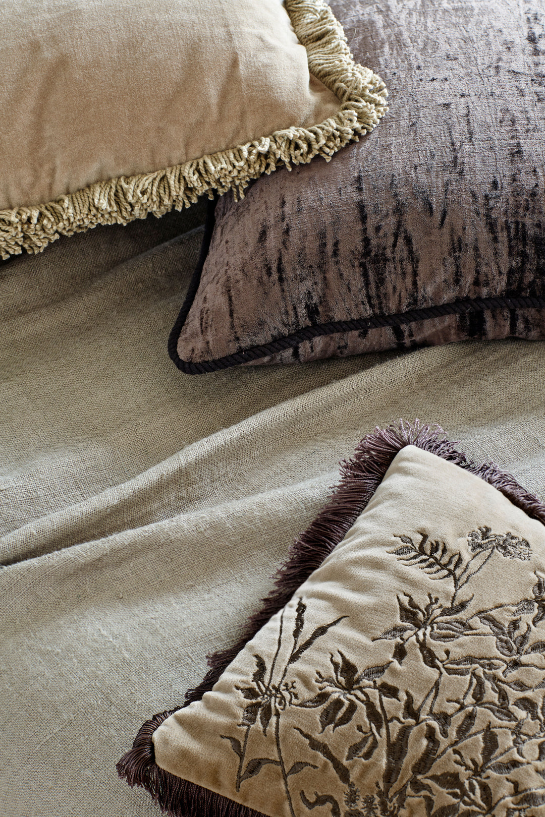 Cozy Living Luxury Rustic Linen Bedspread - OLIVE